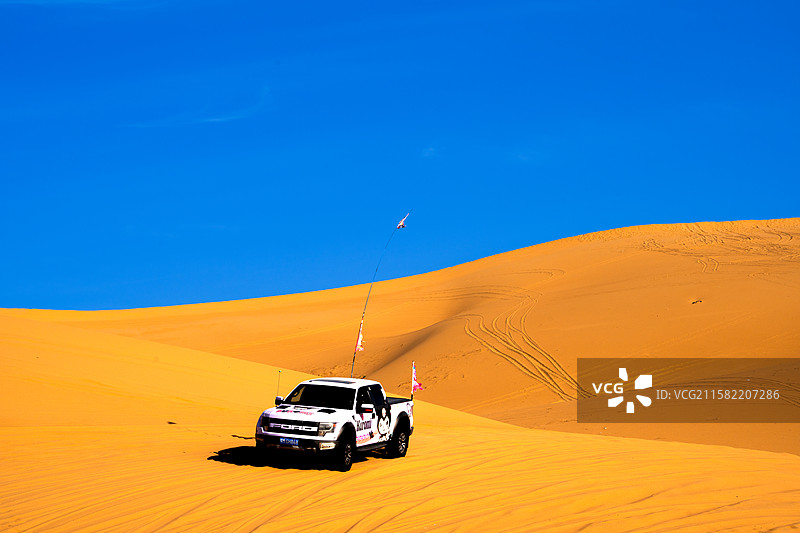 福特猛禽沙漠自驾图片素材