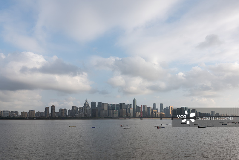 浙江省杭州钱塘江畔钱江新城城市风光图片素材