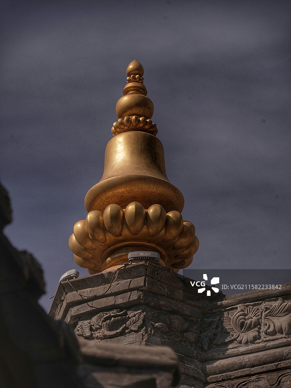 五台山五爷庙，位于台怀镇中心，始建于明代，是座香火极旺的黄庙，殿内供奉广济龙王菩萨，传说有求必应，深图片素材