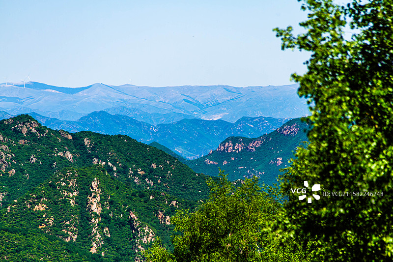 层峦叠嶂的山脉景观图片素材