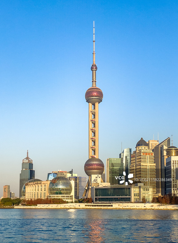 上海东方明珠电视塔、上海国际会议中心、浦东美术馆图片素材