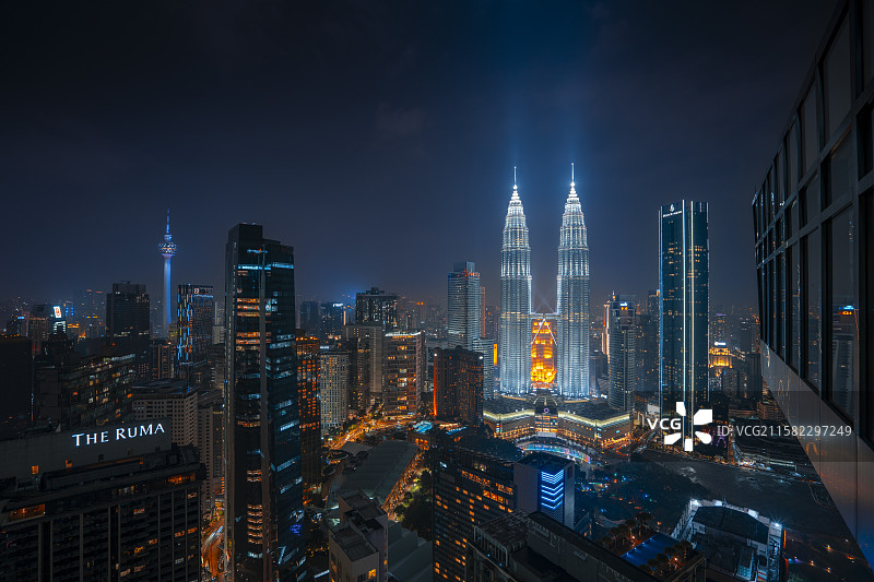 马来西亚吉隆坡双子塔夜景图片素材