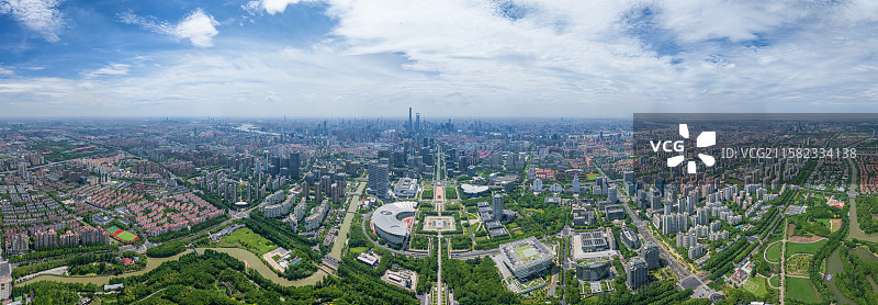 鸟瞰上海浦东新区世纪大道陆家嘴黄浦江全景图片素材