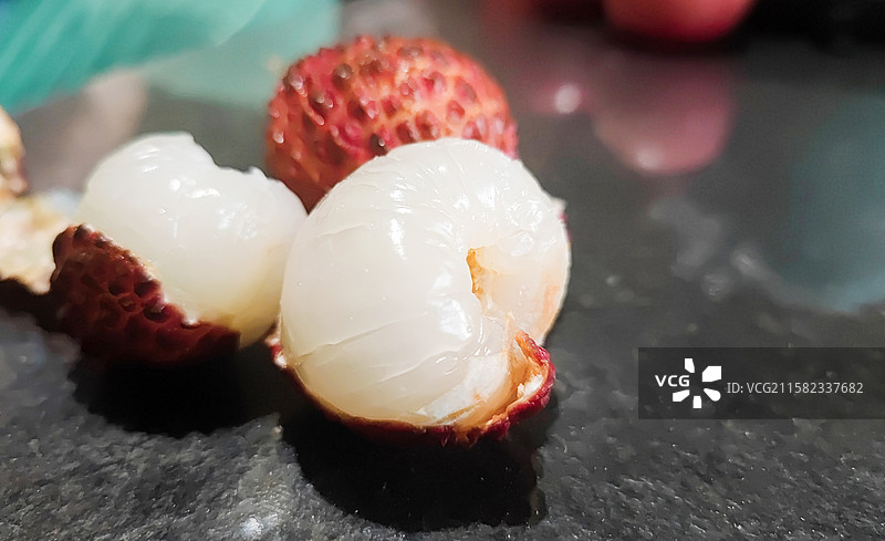 室内拍摄的荔枝图片素材