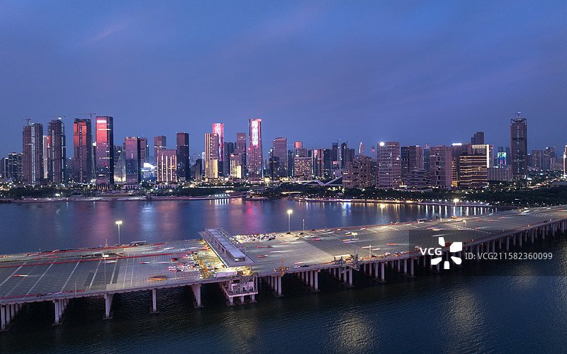 前海CBD蓝调夜景图片素材
