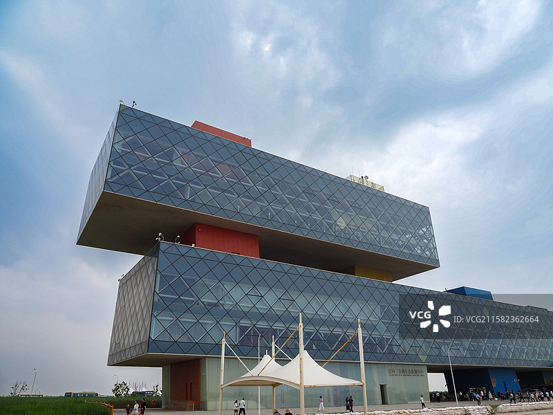 东营黄河入海口的远望楼图片素材