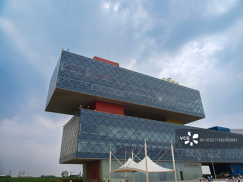 东营黄河入海口的远望楼图片素材