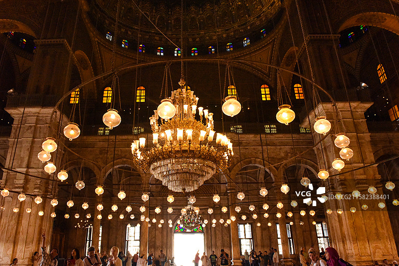 埃及穆罕默德阿里清真寺内景拱顶天花板图片素材