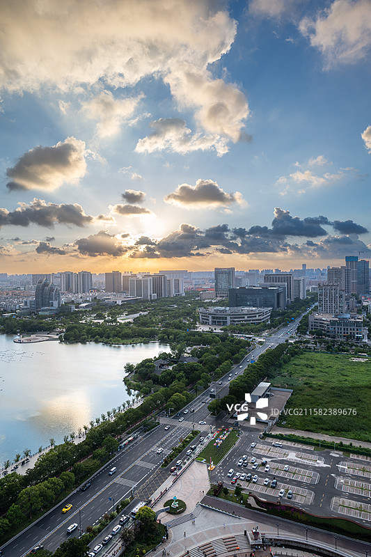 盐城城市俯瞰美景（聚龙湖）图片素材