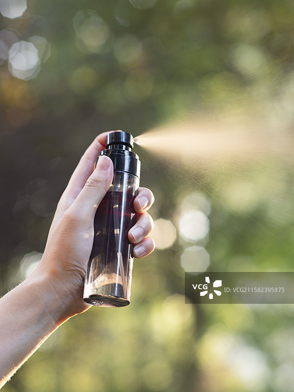 户外消毒防蚊虫叮咬花露水图片素材