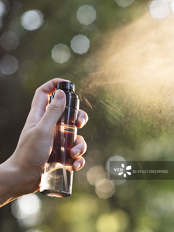 户外消毒防蚊虫叮咬花露水图片素材