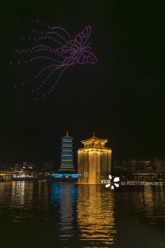 大暑时节江西上饶婺女洲无人机表演“天上宫阙”梦幻夜色图片素材