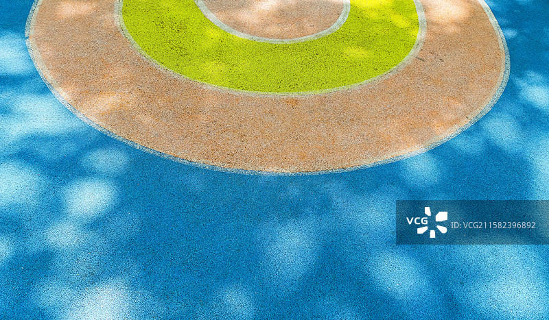 儿童乐园充满童心的安全保护地板图片素材