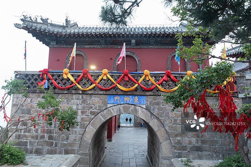 泰山碧霞祠东神门图片素材