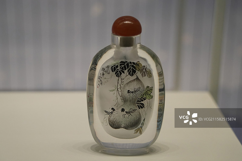 淄博国家级非遗鲁派内画鼻烟壶图片素材