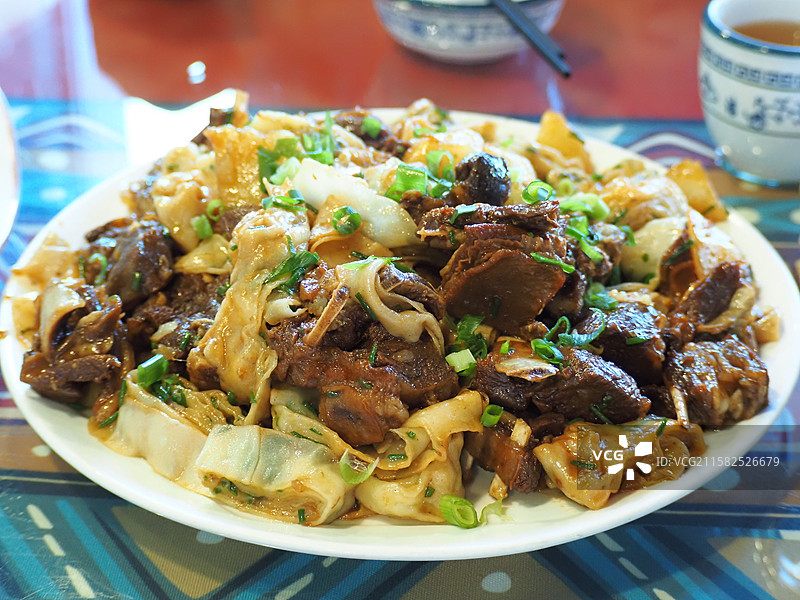 内蒙古阿拉善左旗特色美食之羊肉垫卷子图片素材