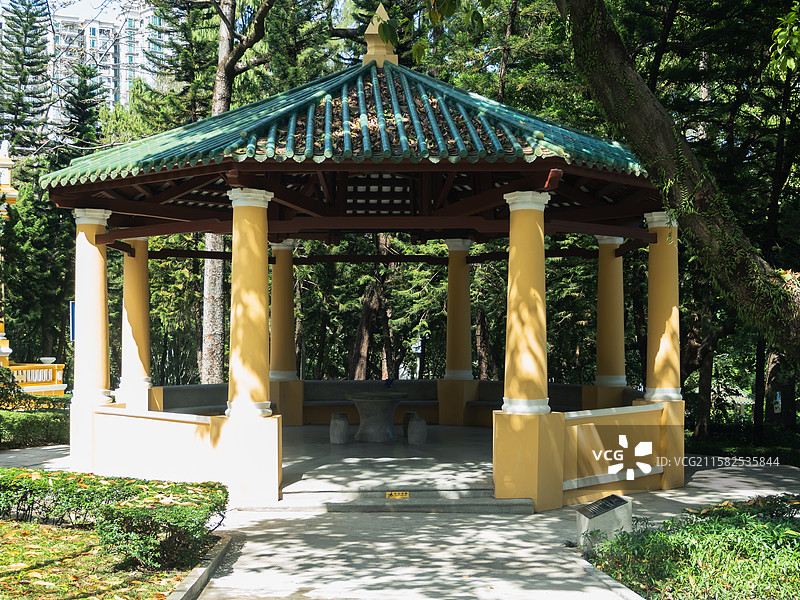 中国广东广州黄花岗七十二烈士墓，园林风景，爱国教育。图片素材