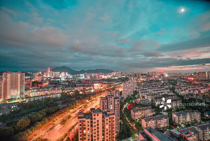 傍晚城市图片素材