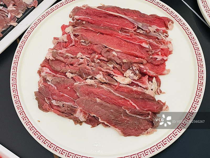 新鲜切好的一盘羊肉图片素材