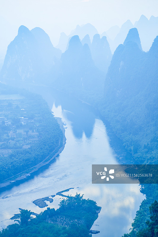 中国广西桂林漓江“相公山”风光图片素材