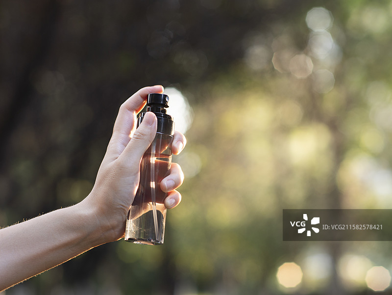 户外消毒防蚊虫叮咬花露水图片素材