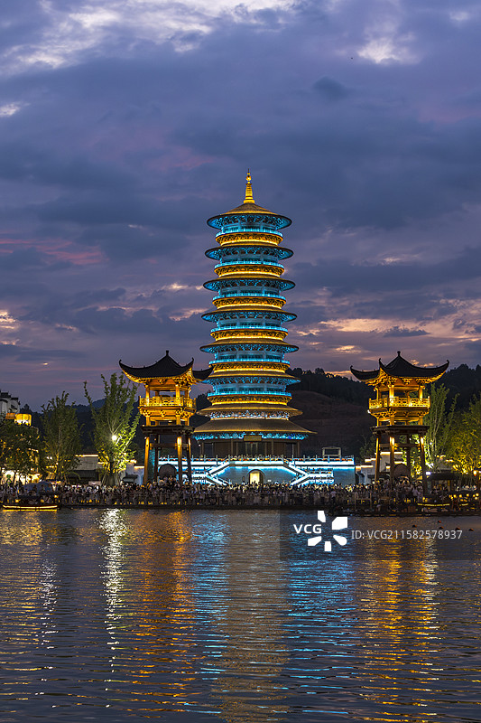 大暑时节江西上饶婺女洲“天上宫阙”梦幻夜色图片素材