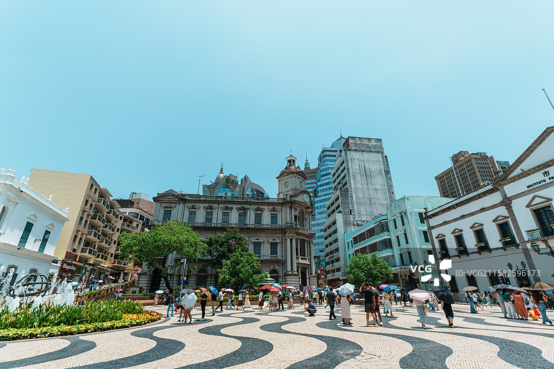 澳门，展示了澳门历史城区的建筑风貌，包含澳门民政总署大楼等建筑图片素材