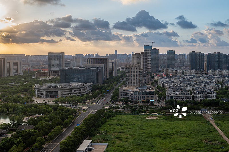 盐城城市俯瞰美景（聚龙湖）图片素材