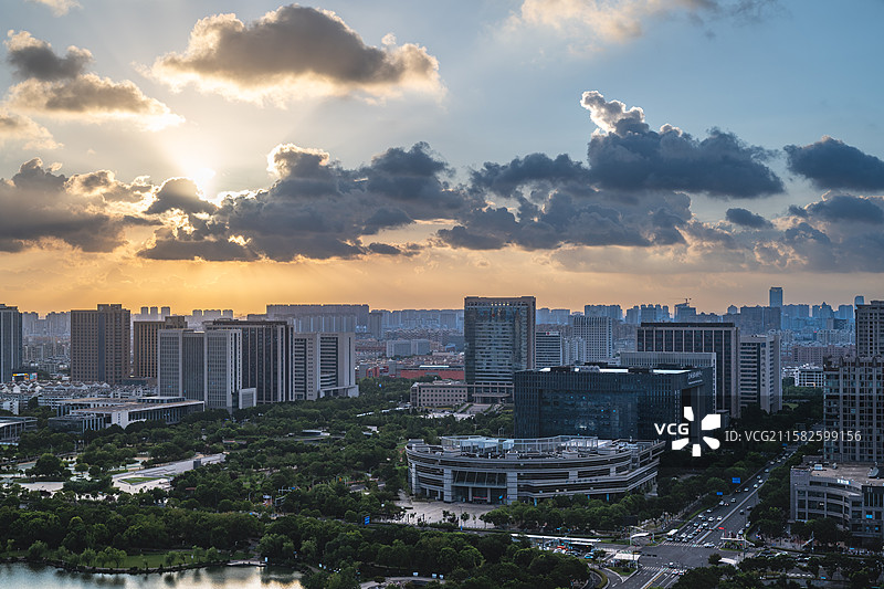 盐城城市俯瞰美景（聚龙湖）图片素材
