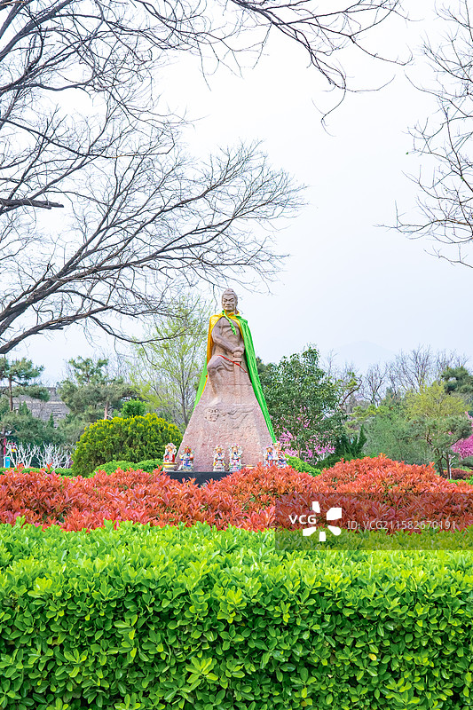 中国山东泰安著名景点泰山旅游风景区，岱庙行宫的泰山石敢当雕刻，户外白昼无人图像摄影图片素材