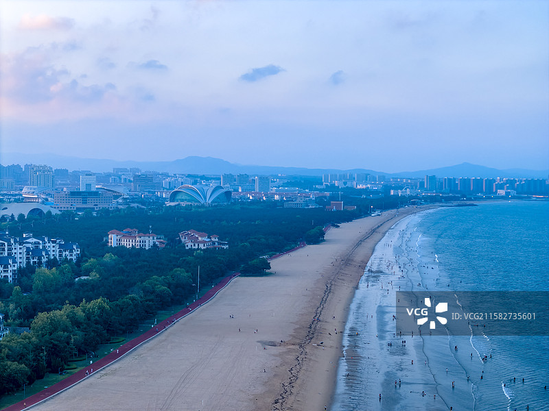 航拍山东威海特色民居石岛东楮岛海草房图片素材