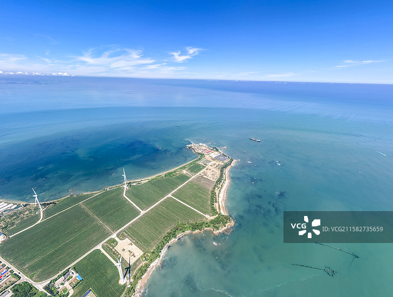 航拍山东威海特色民居石岛东楮岛海草房图片素材