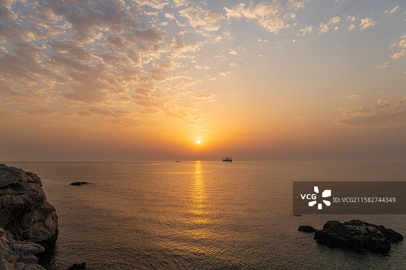 山东烟台牟平养马岛獐岛日出图片素材