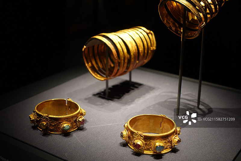 金镶宝石镯 明梁庄王 湖北省博物馆藏品图片素材