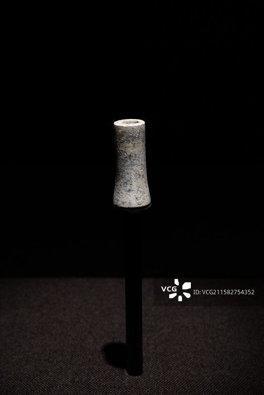 浙江省杭州市临平玉架山考古博物馆星斗古国时代的中国特展喇叭形玉管 后石家河文化 湖北天门石家河谭家岭图片素材