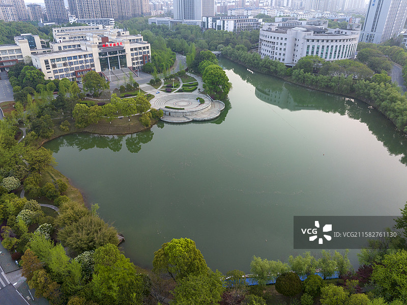 航拍湖北科技学院大学校园建筑城市风光图片素材