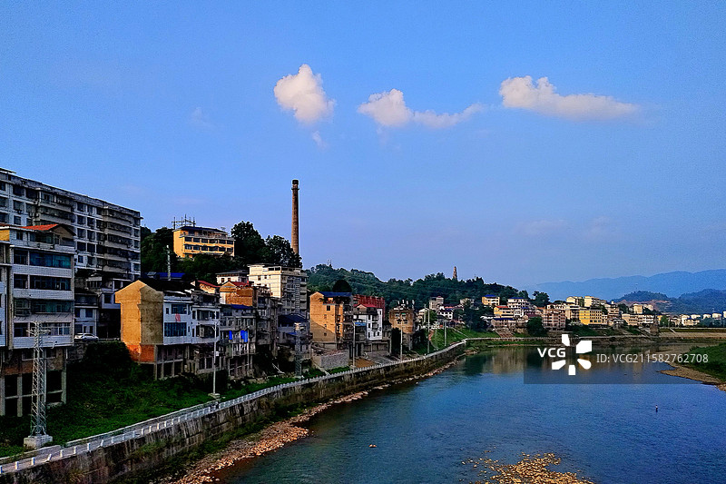 澧水河畔桑植城图片素材