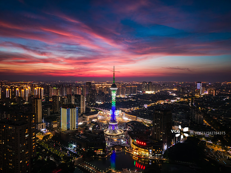 常州武进新天地公园与电视塔风光图片素材