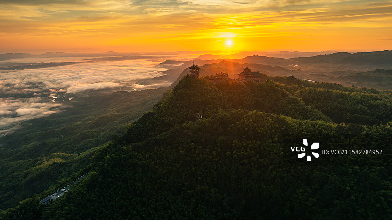 四川宜宾蜀南竹海龙吟寺日出朝霞图片素材