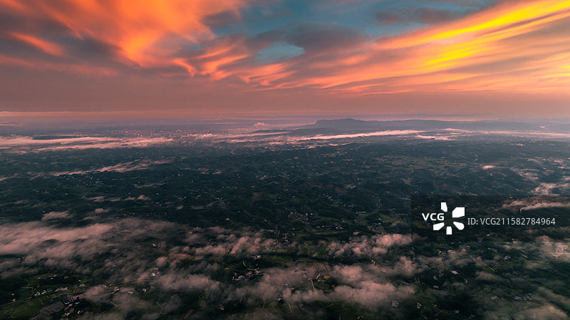 四川宜宾蜀南竹海龙吟寺日出朝霞图片素材