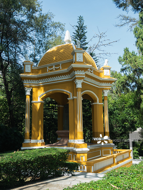 中国广东广州黄花岗七十二烈士墓，园林风景，爱国教育。图片素材