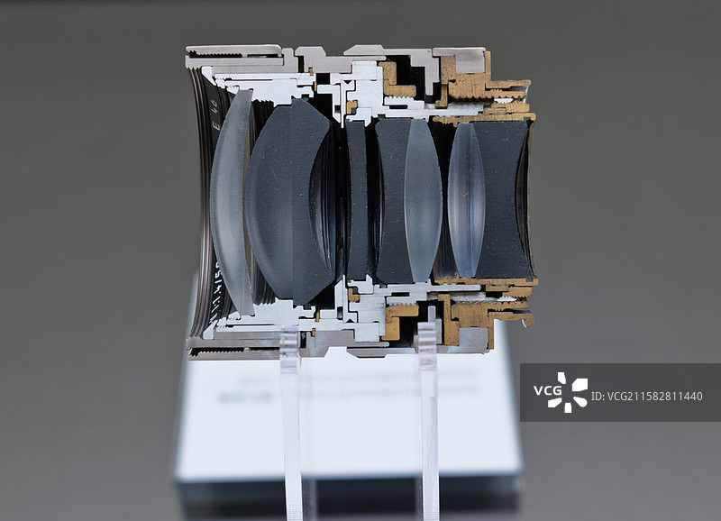 莱卡 Summilux-M 50mm f/1.4 ASPH镜头剖面图片素材