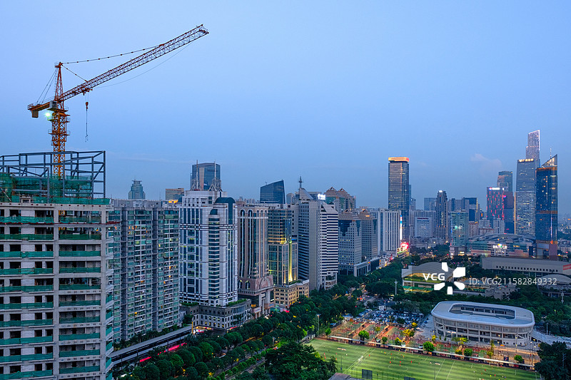 广州天河体育中心与珠江新城CBD摩天大楼图片素材