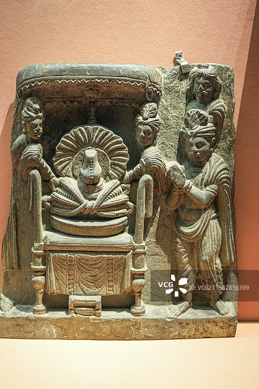 公元2-3世纪 礼拜悉达多的头巾 白沙瓦博物馆图片素材