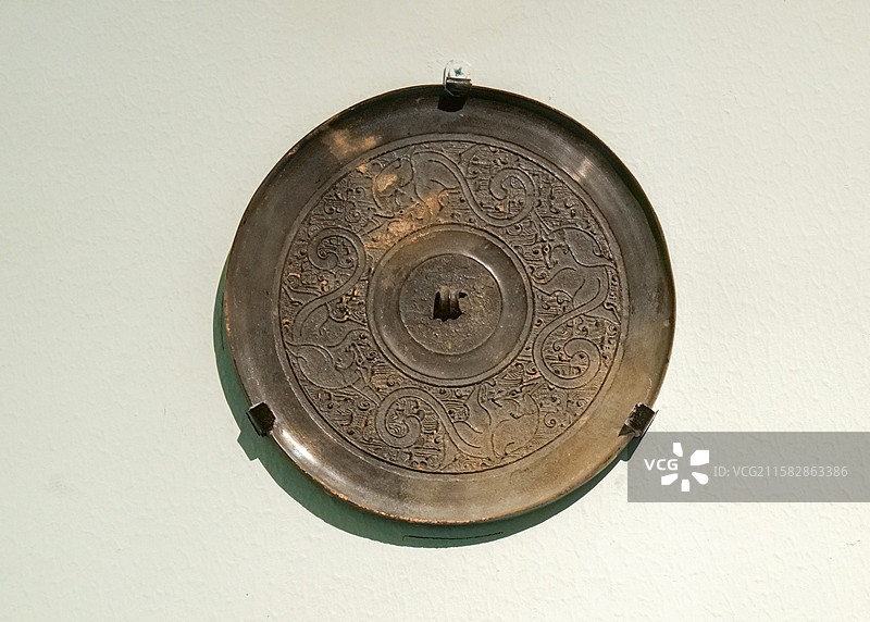 禽兽纹铜镜 战国时期 中国国家博物馆“镜里千秋-中国古代铜镜文化”展图片素材