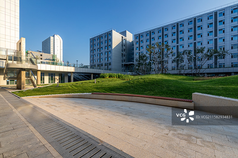 北京北航校园里的风景，校园里的秋天，开学季，大学，学生宿舍图片素材