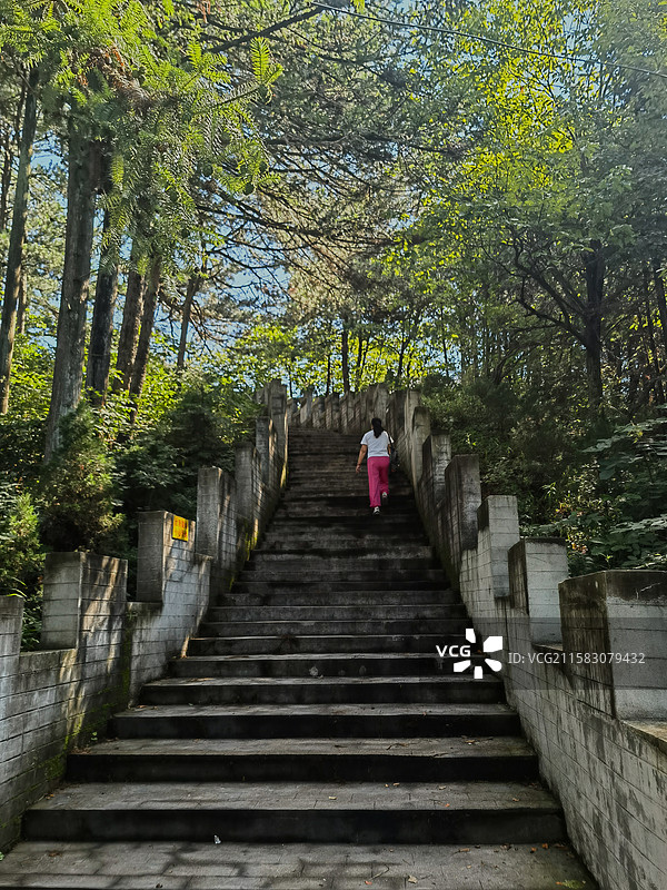 湖北安徽两省分界线，江淮分水岭风光图片素材