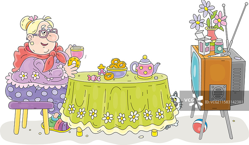 搞笑的奶奶喝着茶，看着复古电视图片素材