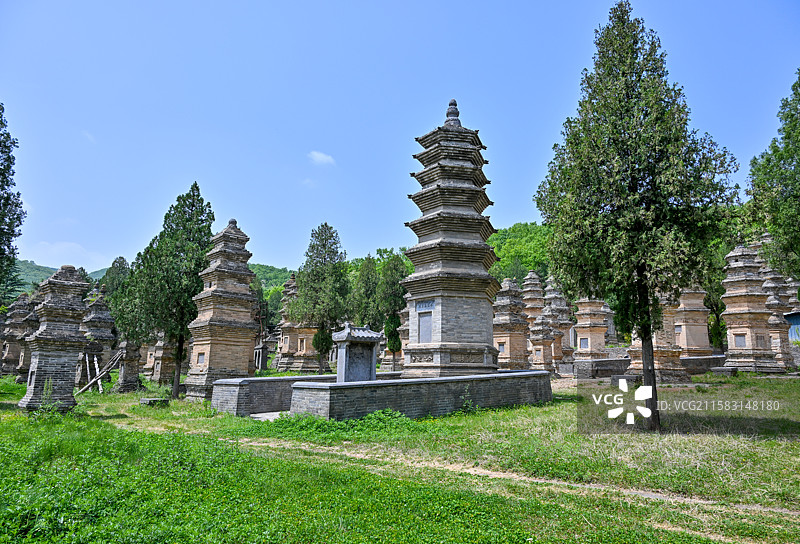 河南省郑州市登封市少室山嵩山少林寺塔林图片素材