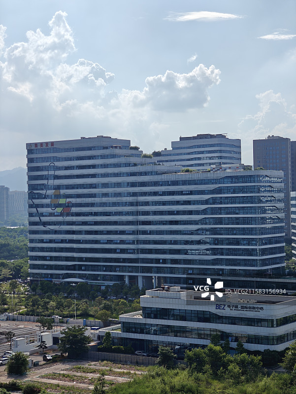 夏季雨过天晴的厦门集美城市风光图片素材